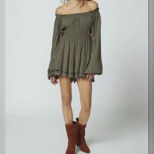 #13 NWOT Urban Outfitters Clip Dot Smocked Long Sleeve Romper in Olive
